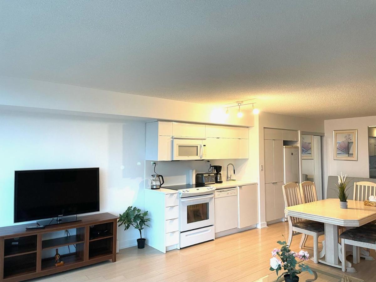 Three-Bedroom Condo With Free Parking Nearby Cn Tower With Lake View Toronto Luaran gambar
