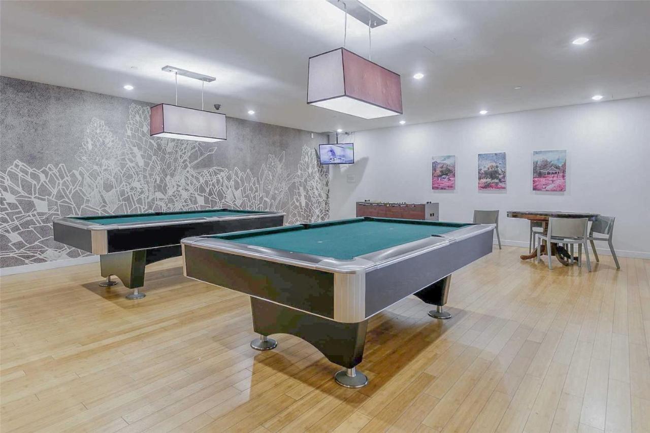 Three-Bedroom Condo With Free Parking Nearby Cn Tower With Lake View Toronto Luaran gambar