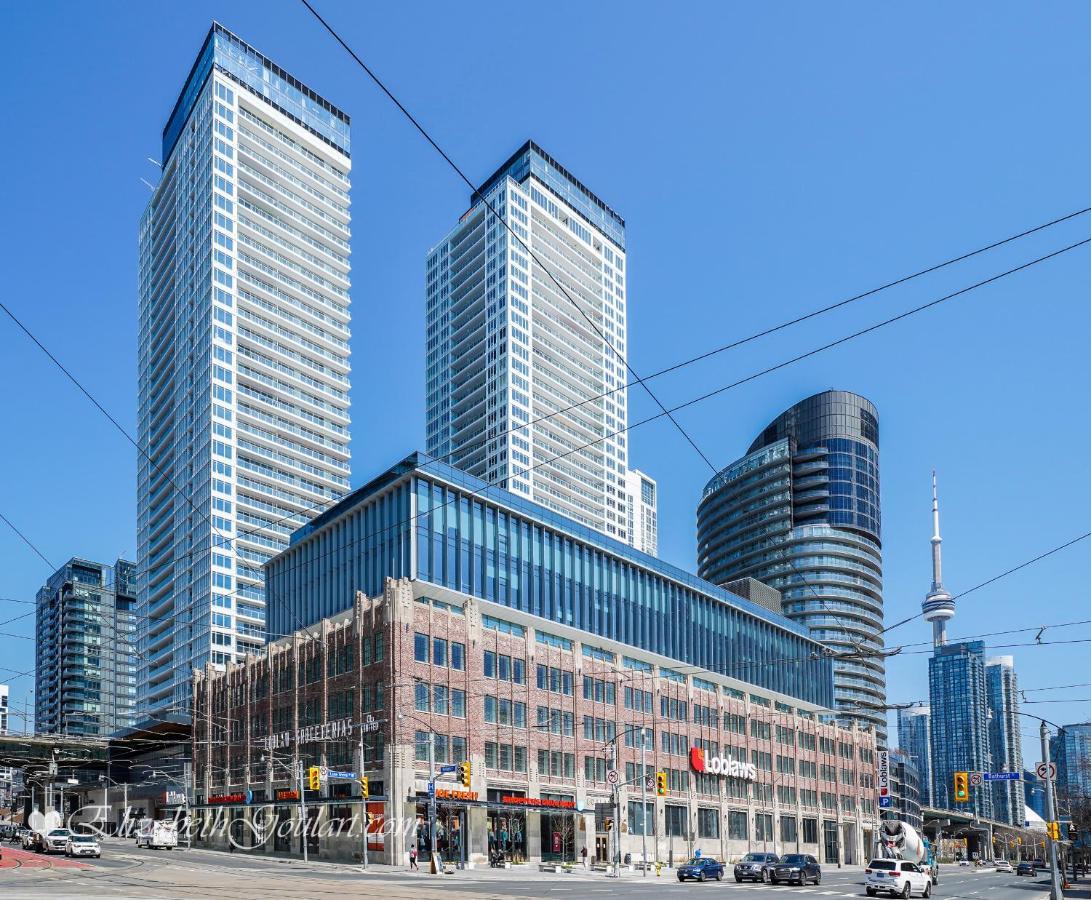 Three-Bedroom Condo With Free Parking Nearby Cn Tower With Lake View Toronto Luaran gambar