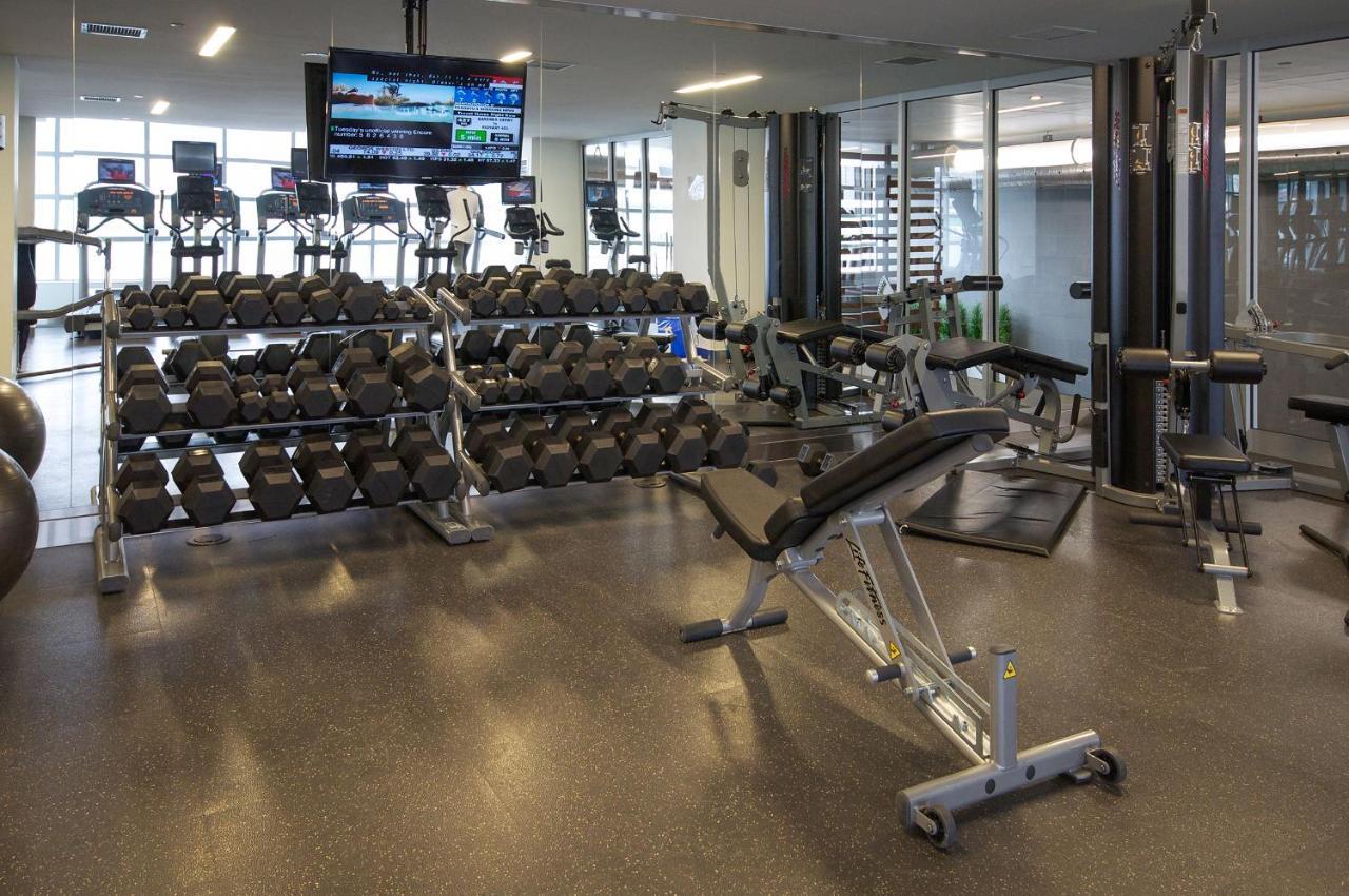 Three-Bedroom Condo With Free Parking Nearby Cn Tower With Lake View Toronto Luaran gambar